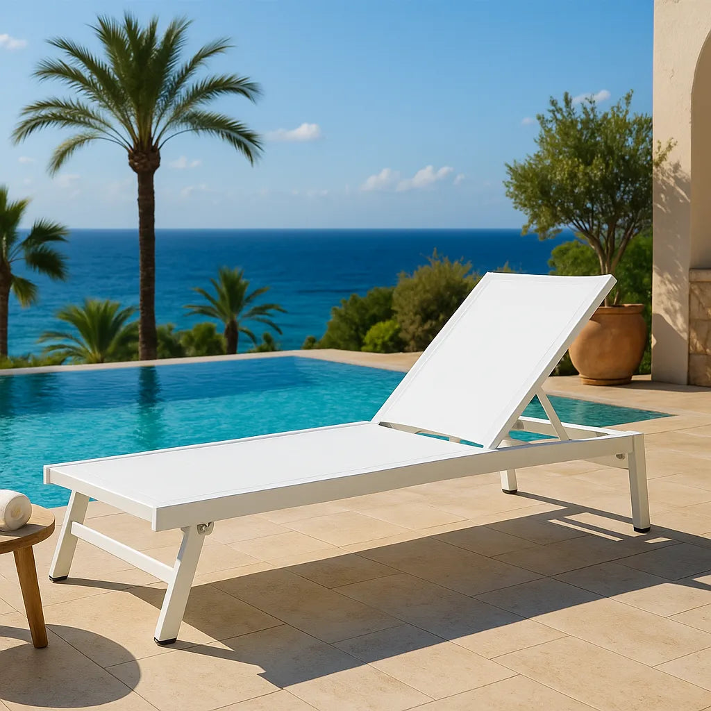 8058269111212_Lettino-Tenerife-Bianco-Lifestyle.jpeg (41335270)